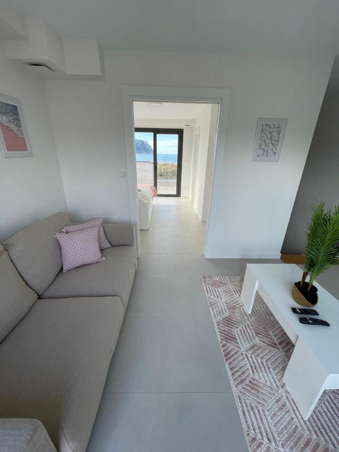 Lujosa Casa En Primera Linea Playa Increibles Vistas Mar Laredo Eksteriør bilde